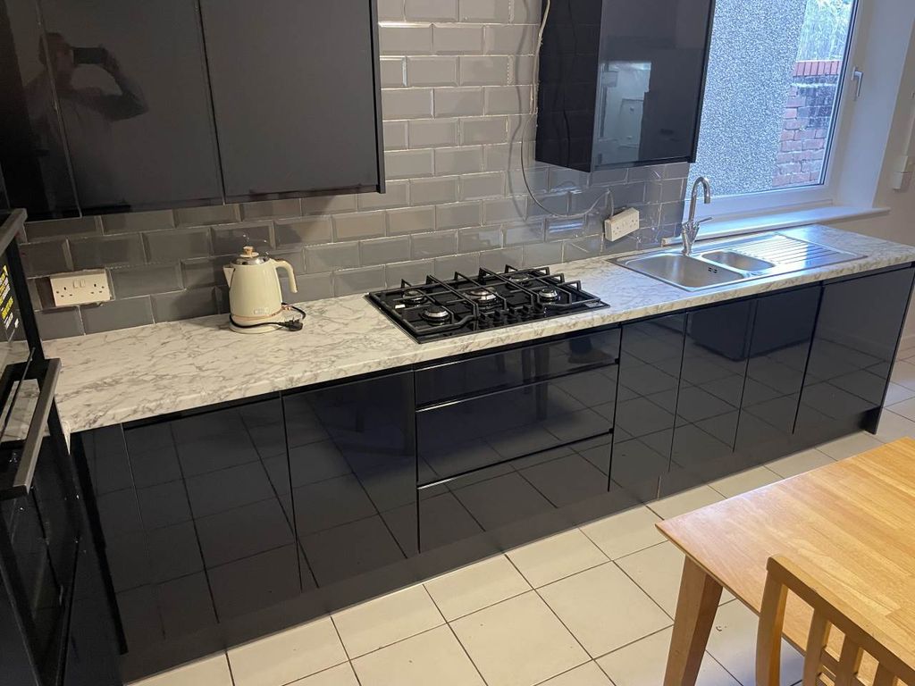 Property photo 3 of 20 Kitchen 1