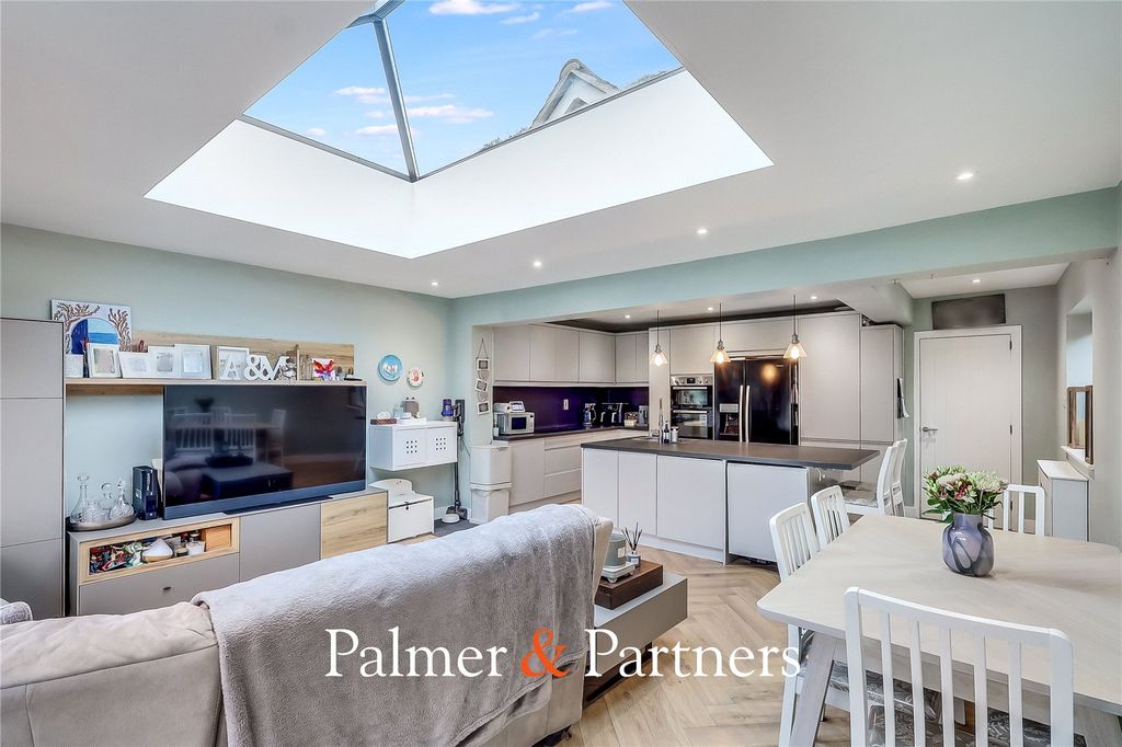 Property photo 2 of 21 Picture No. 02