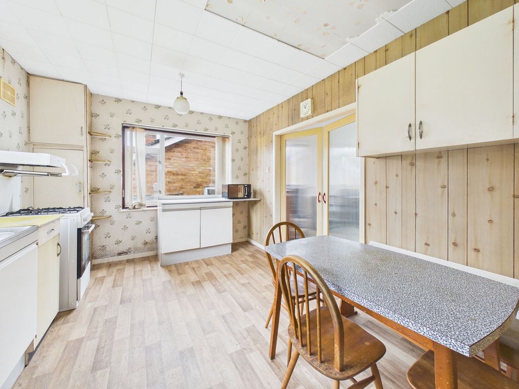 Property photo 3 of 11 Breakfast Kitchen