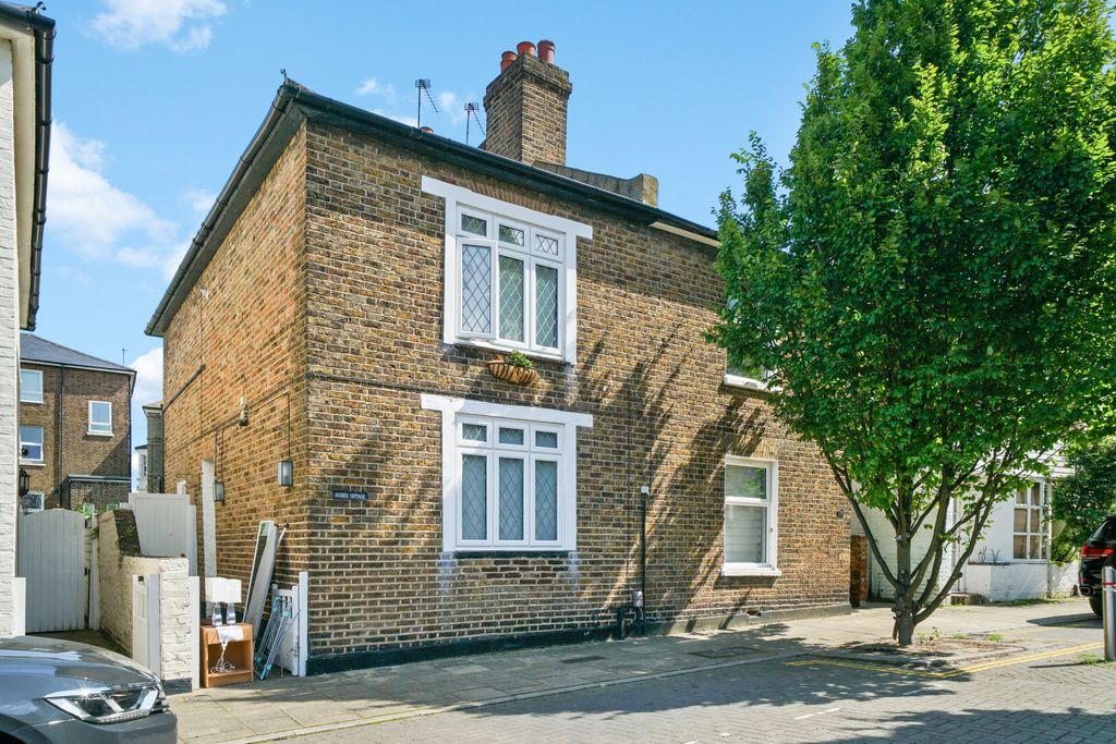 Property photo 1 of 8