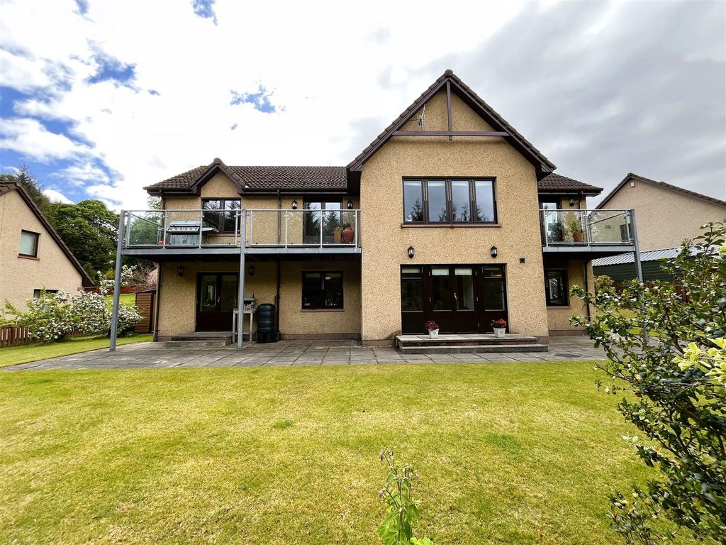 Property photo 1 of 32 11 Braes Of Allachie, Aberlour