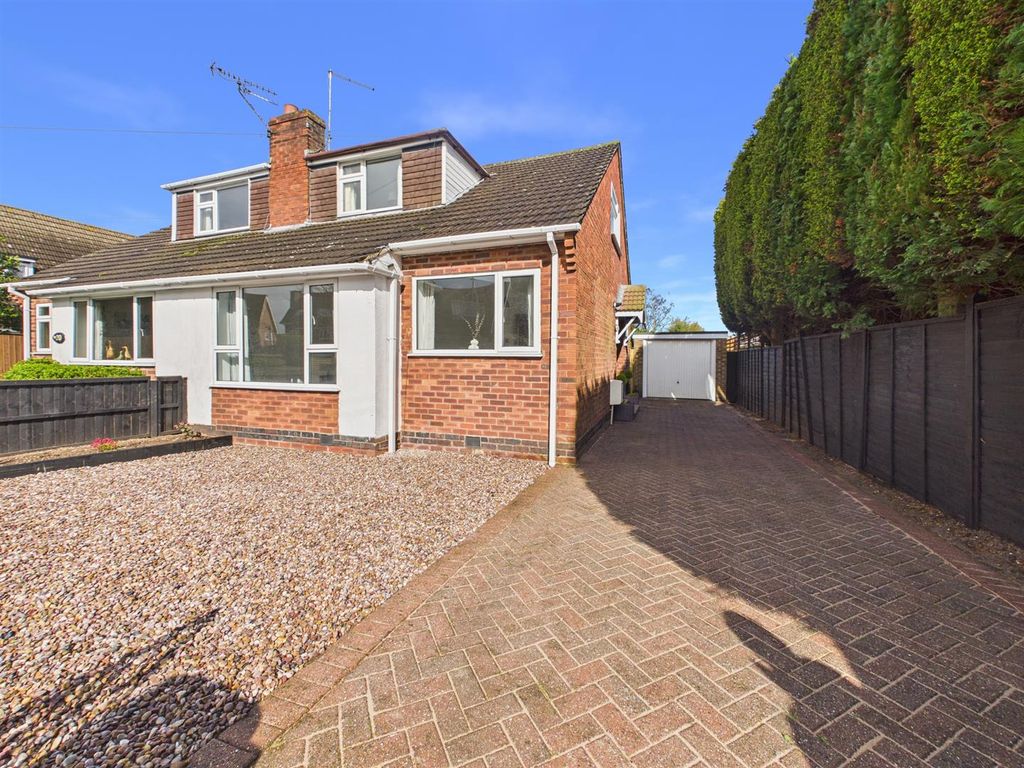 Property photo 1 of 11 Front