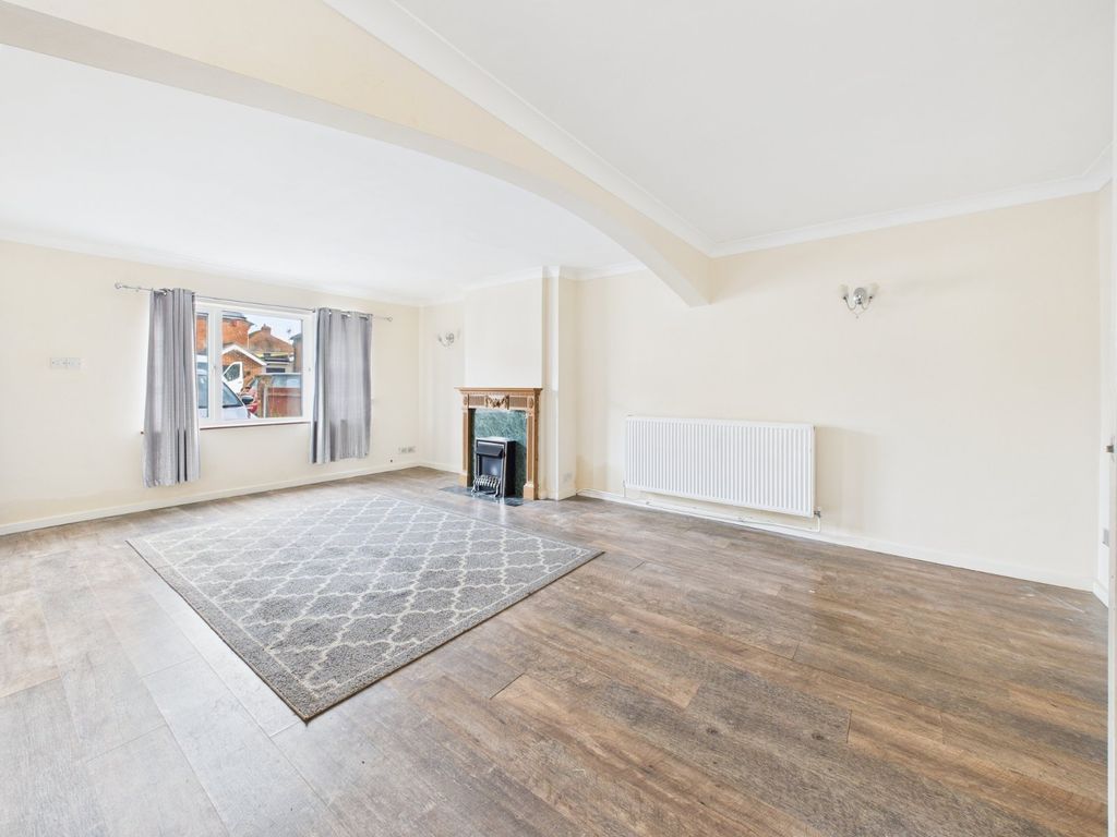 Property photo 2 of 10 Living/Dining