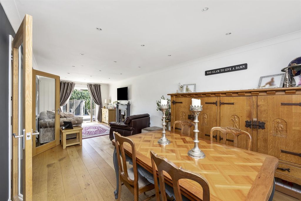 Property photo 2 of 38