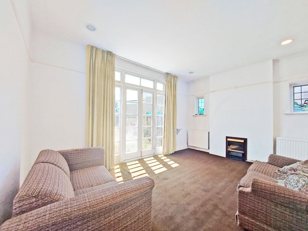 Property photo 3 of 13 4338774