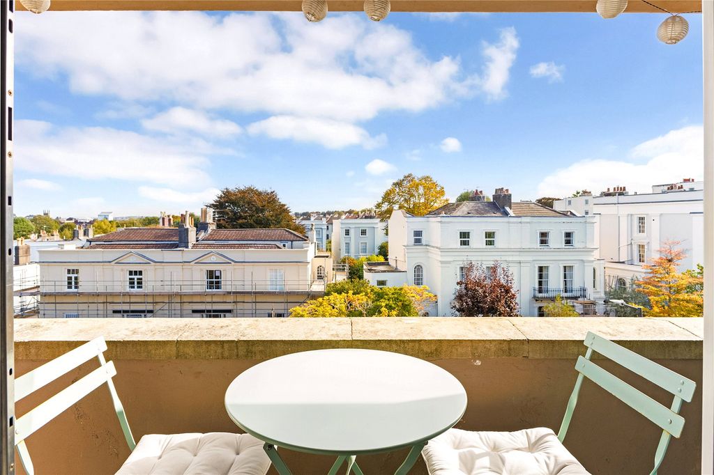 Property photo 3 of 13 Balcony