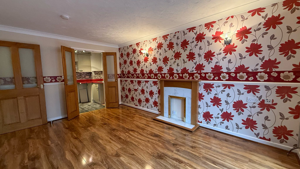 Property photo 3 of 8 Lounge/Dining Room