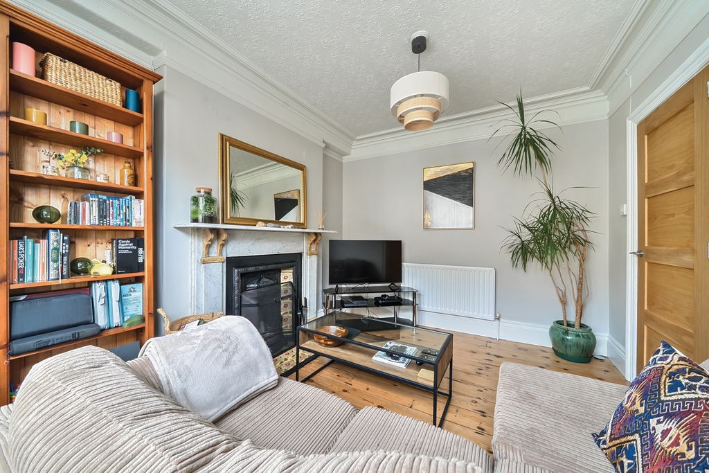 Property photo 2 of 15 1324436-6-687517E798Fd9