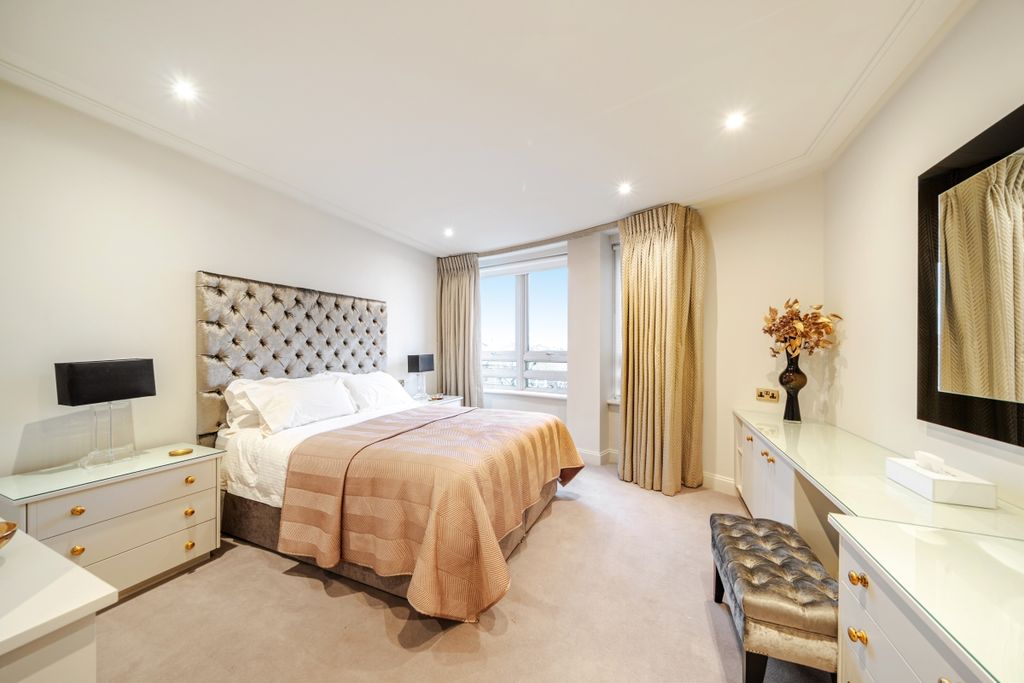 Property photo 2 of 14 1397913-14-6960dc...