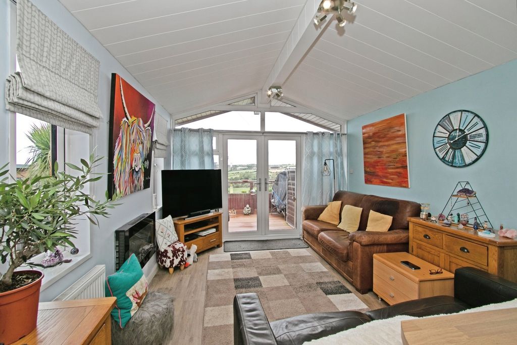 Property photo 3 of 15 Pbox-Img.Jpg