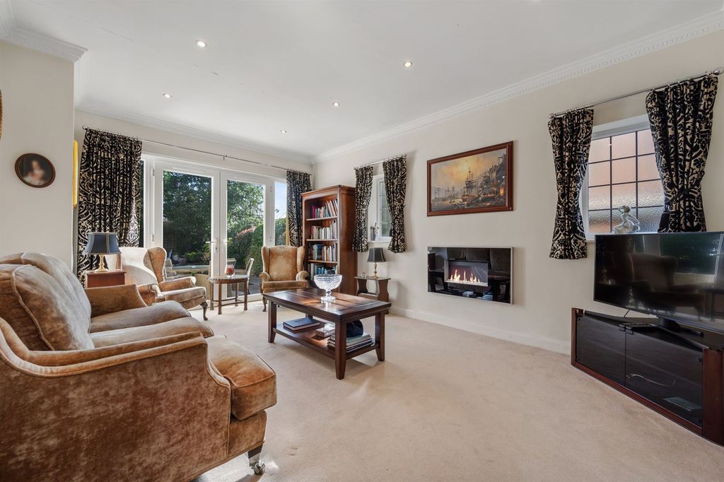 Property photo 3 of 23 Living Room