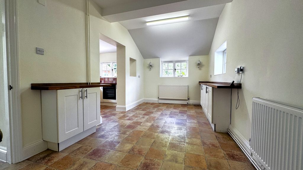 Property photo 2 of 14 Breakfast Room