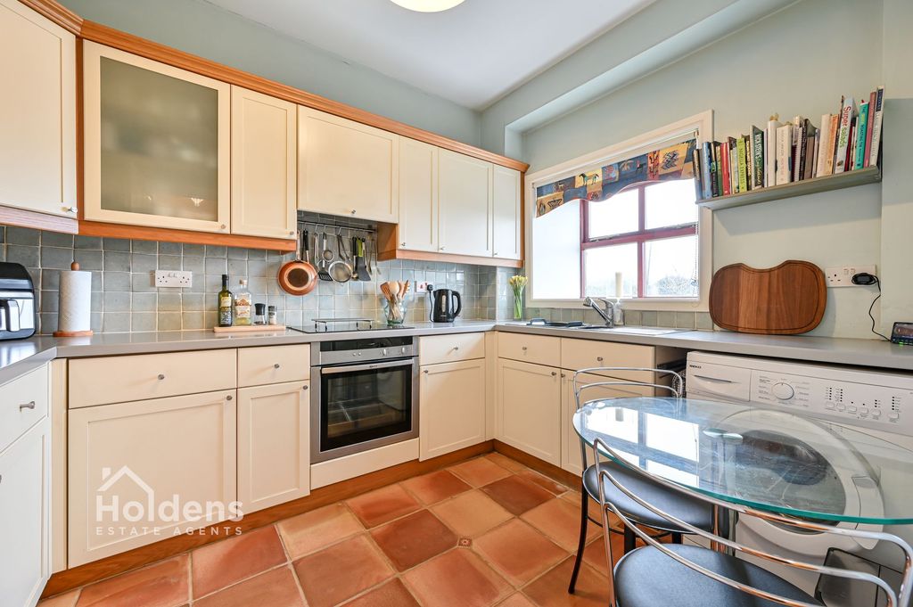 Property photo 3 of 18