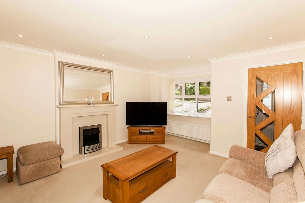 Property photo 3 of 40