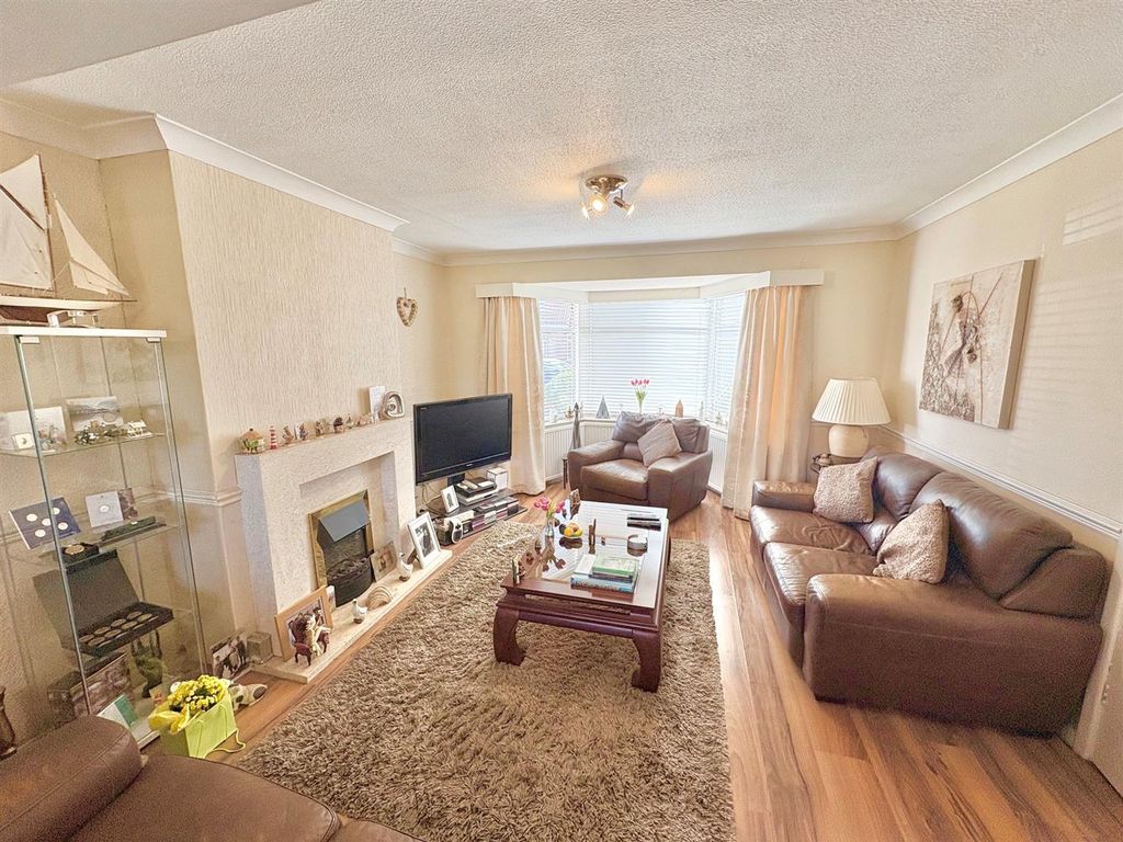 Property photo 2 of 15 Lounge 2.Jpg