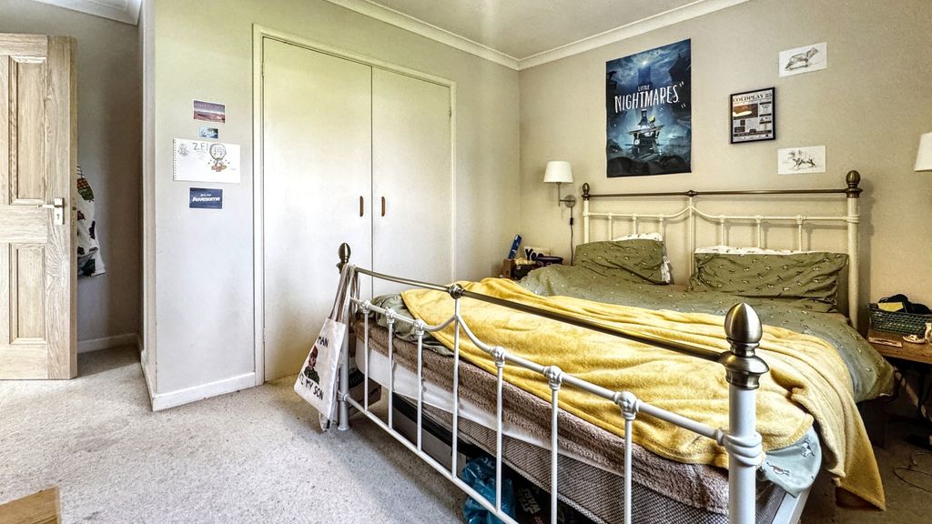 Property photo 3 of 20 Room 51.Jpeg