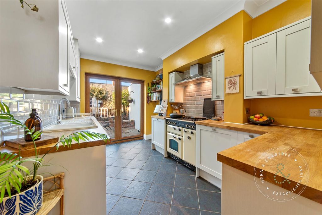 Property photo 3 of 28 Arabella-Street-17.Jpg