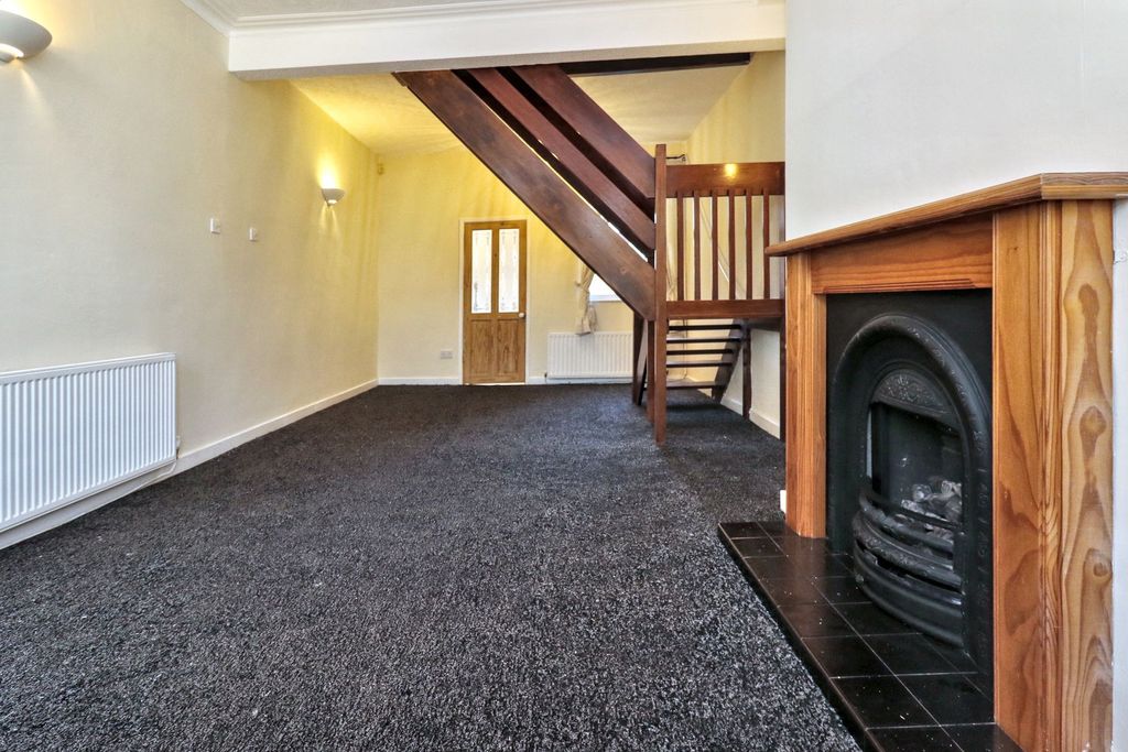 Property photo 3 of 21