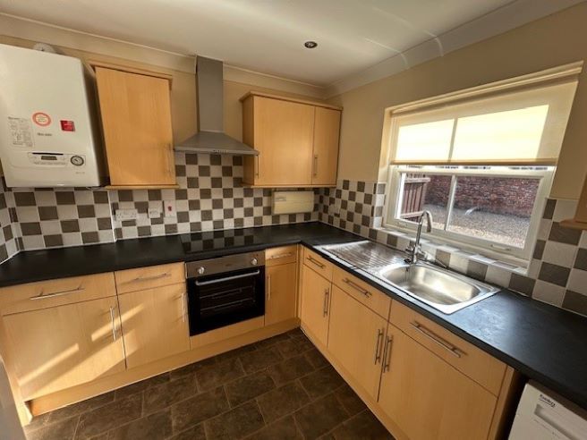 Property photo 2 of 10 Kitchen