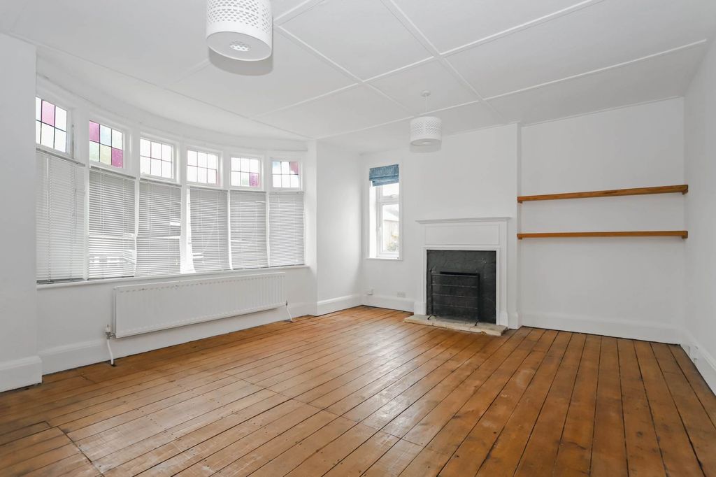 Property photo 2 of 25