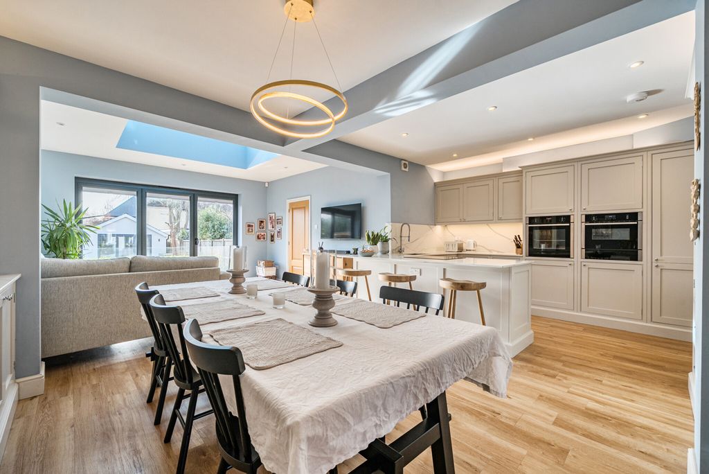 Property photo 2 of 27 1411154-23-69944d...