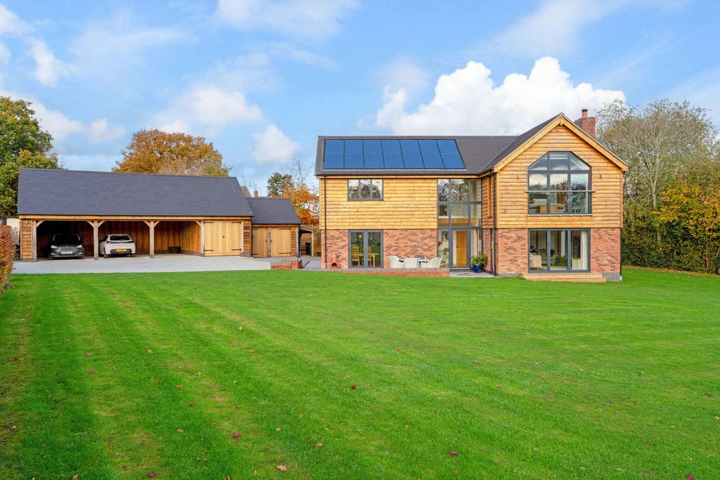 Property photo 2 of 25