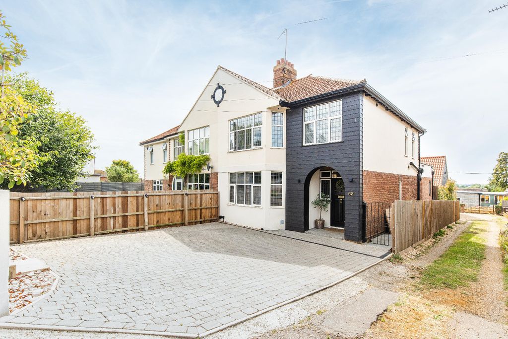 Property photo 1 of 41 4362800