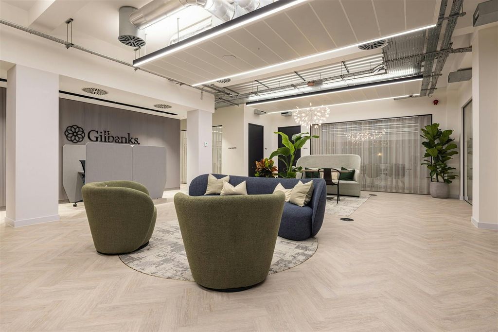 Property photo 3 of 12 Club Lounge