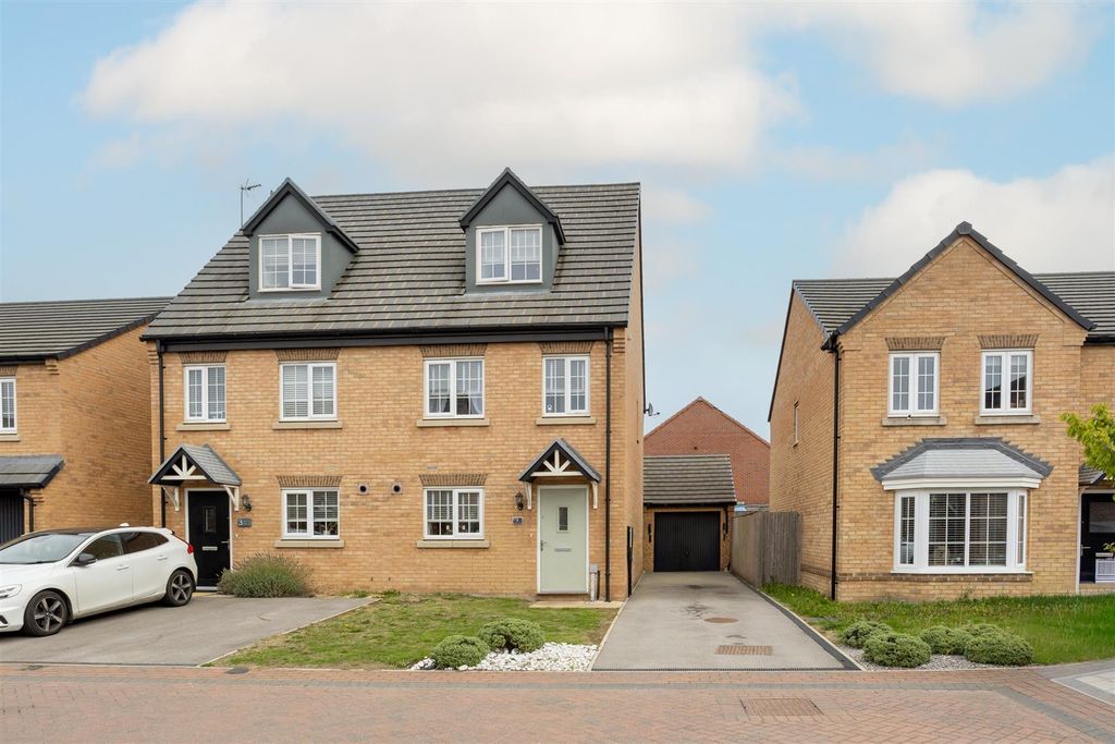Property photo 1 of 13 4_Jones_Grove-17.Jpg