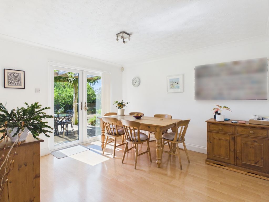 Property photo 3 of 31 Tiverton Avenue