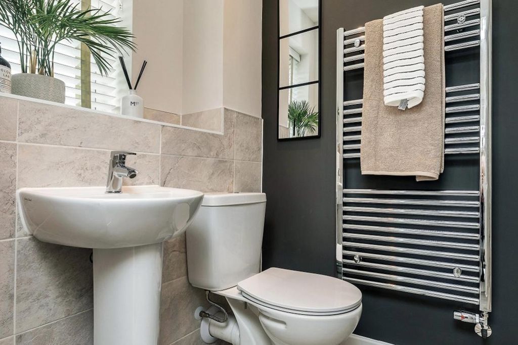 Property photo 3 of 8