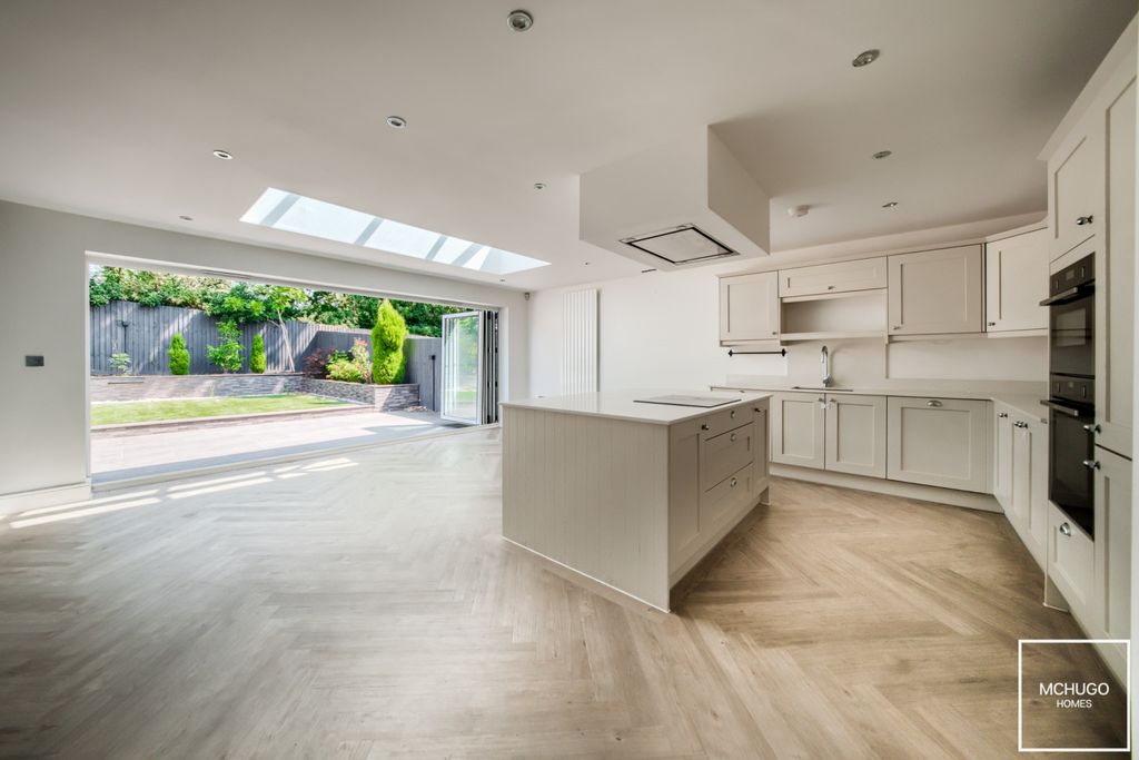 Property photo 3 of 18 Xt5A0389-Hdr(3)