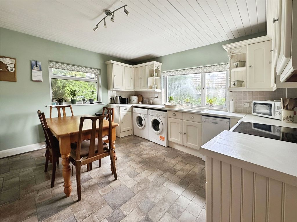 Property photo 3 of 13 Kitchen/Dining Room