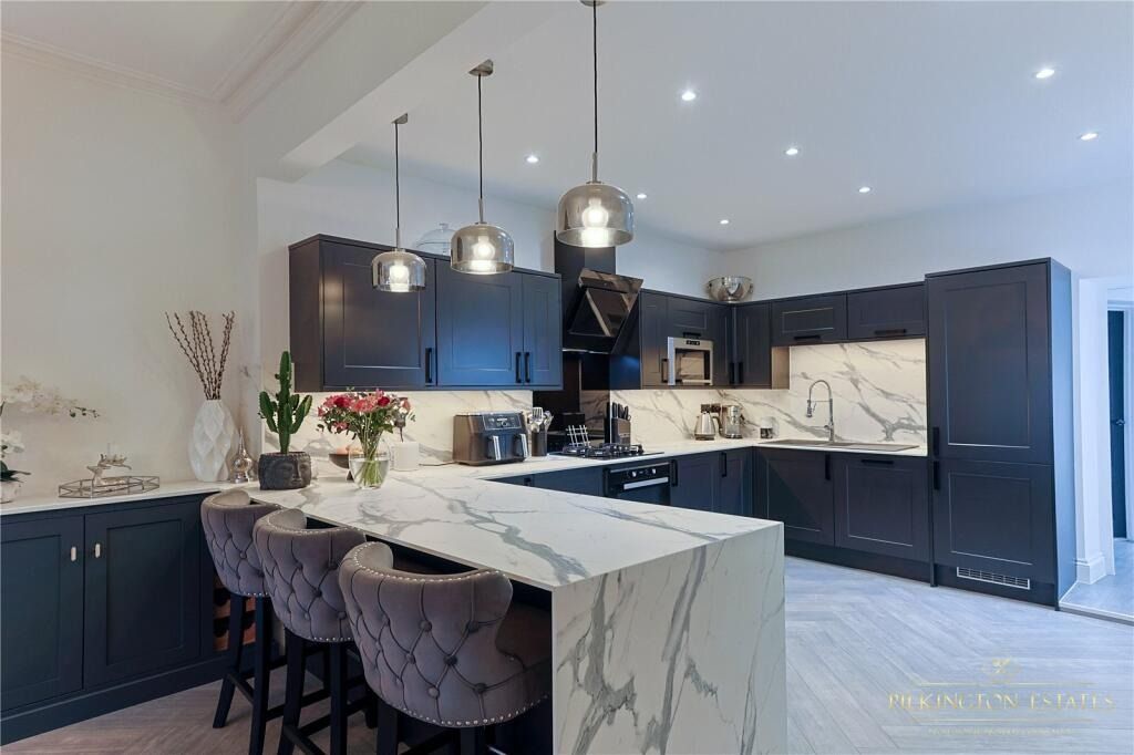 Property photo 2 of 18 4294231