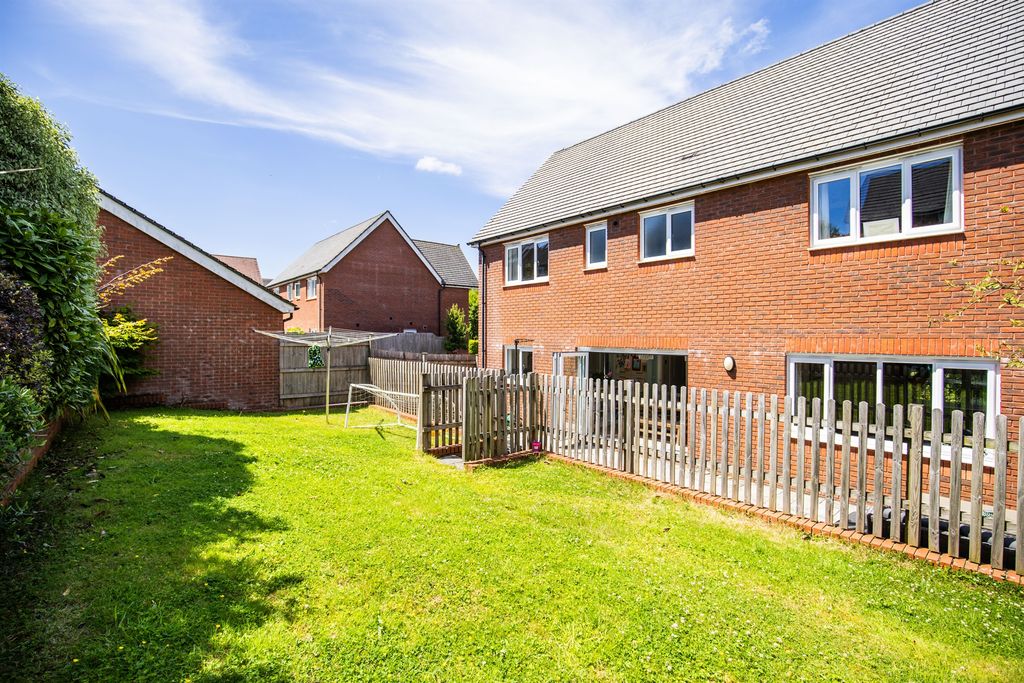 Property photo 2 of 31