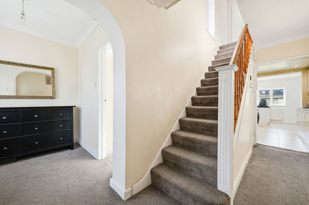 Property photo 2 of 24