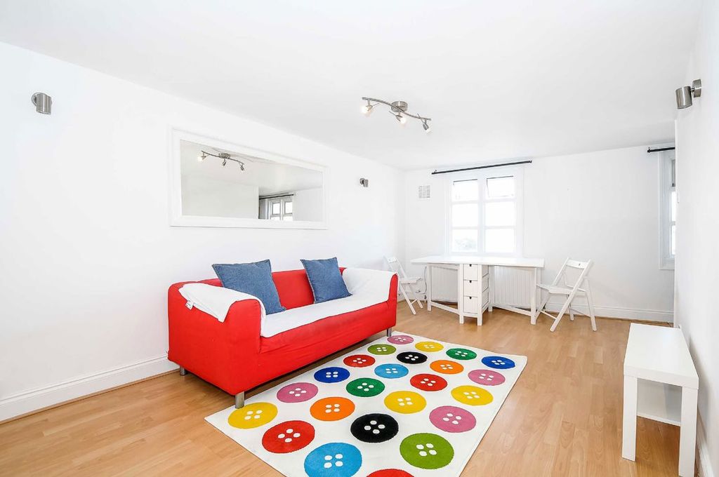 Property photo 1 of 5
