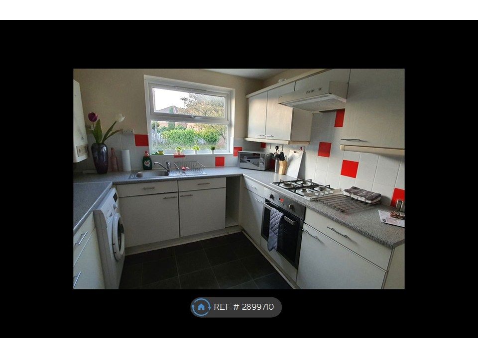 Property photo 3 of 13 Kitchen