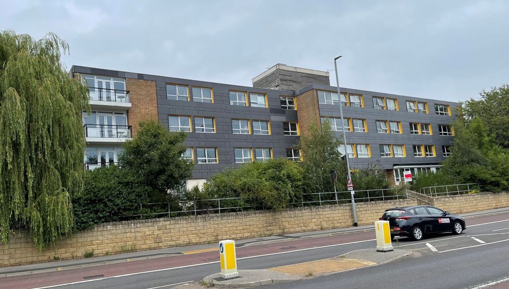 Property photo 1 of 4