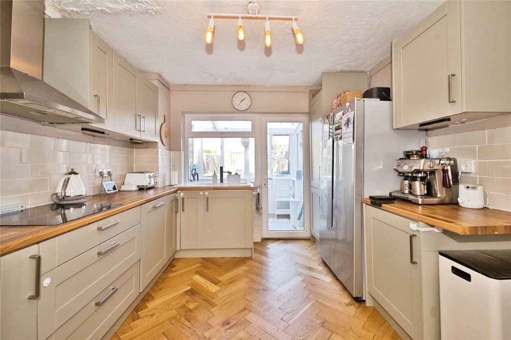 Property photo 3 of 17 Picture No. 11