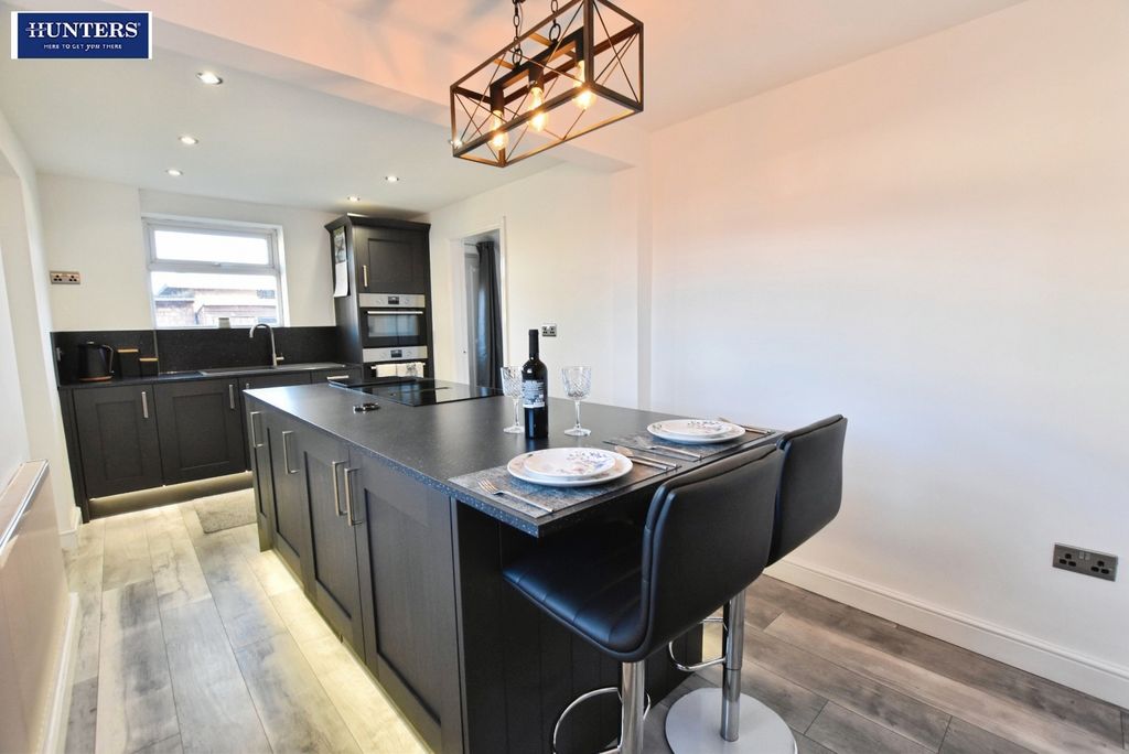 Property photo 3 of 24