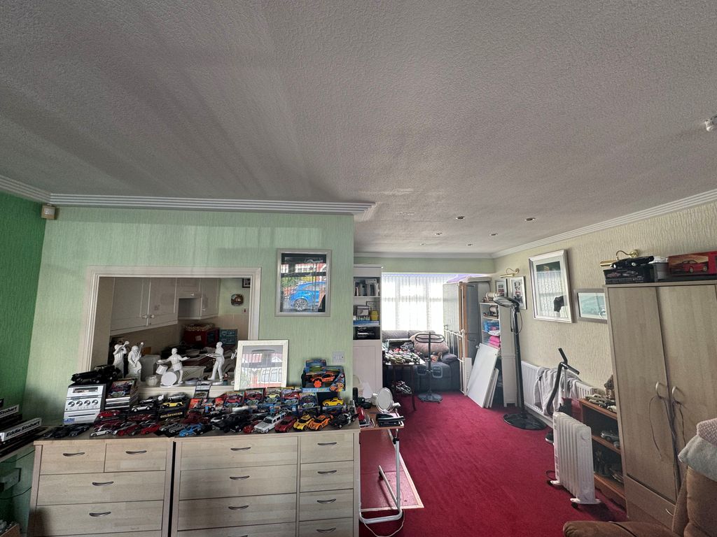 Property photo 3 of 5