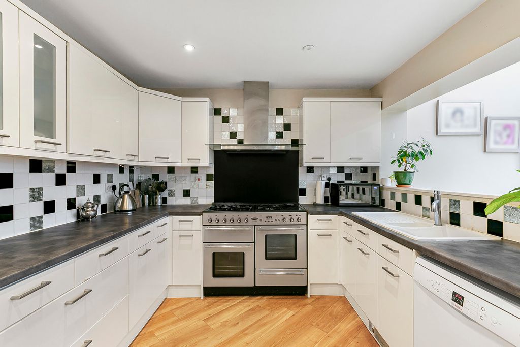 Property photo 3 of 15 Kitchen