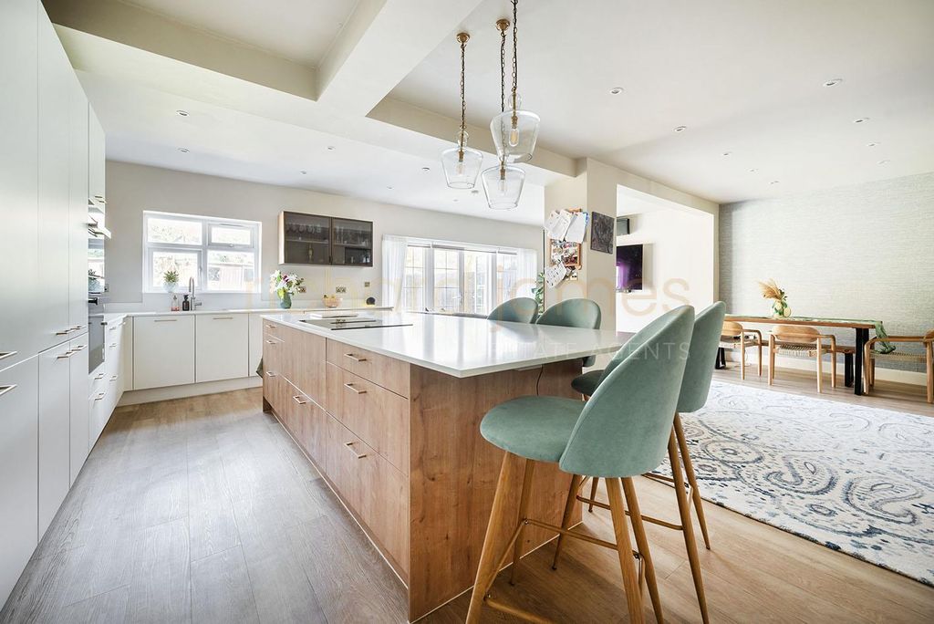 Property photo 3 of 20 W (4).Jpg