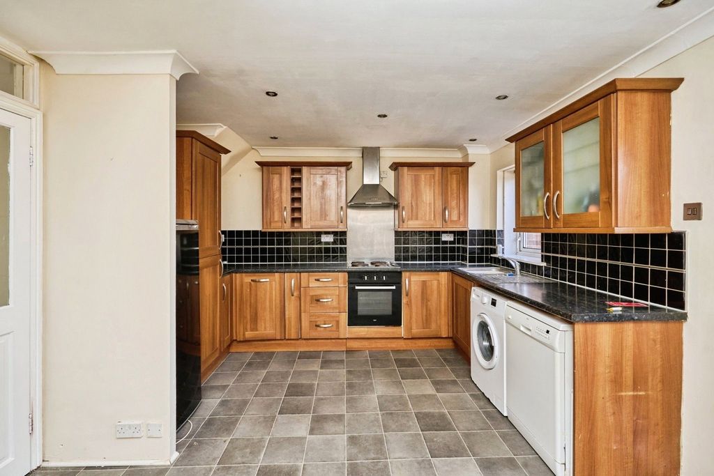Property photo 3 of 19 Kitchen/Diner
