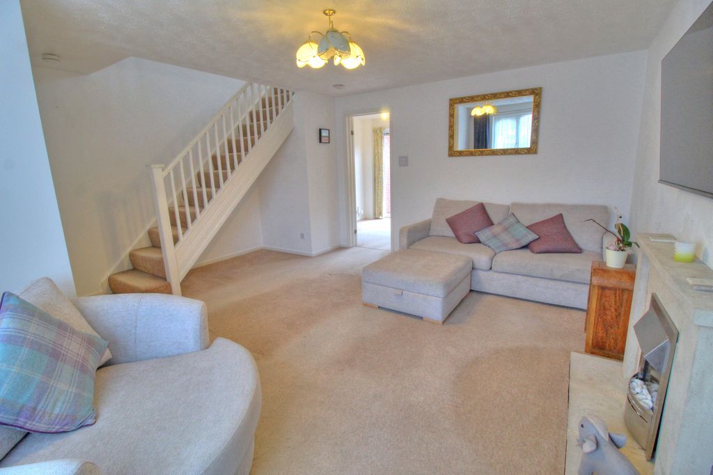 Property photo 3 of 22 Lounge