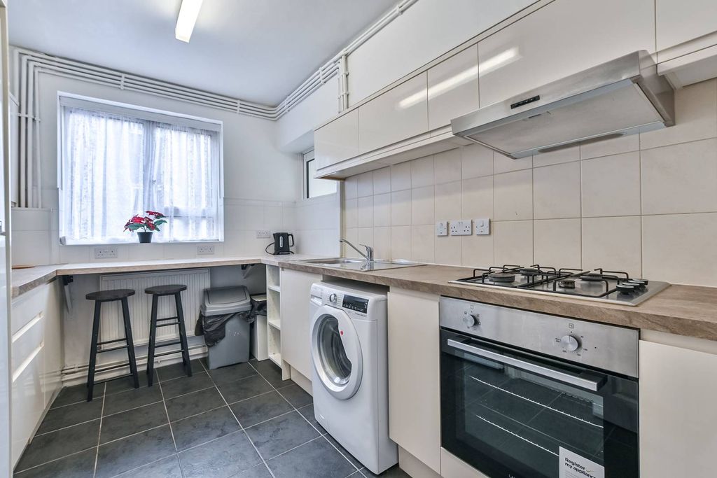 Property photo 2 of 10