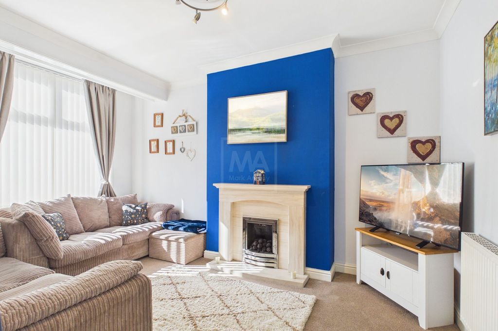 Property photo 2 of 24 Living Room