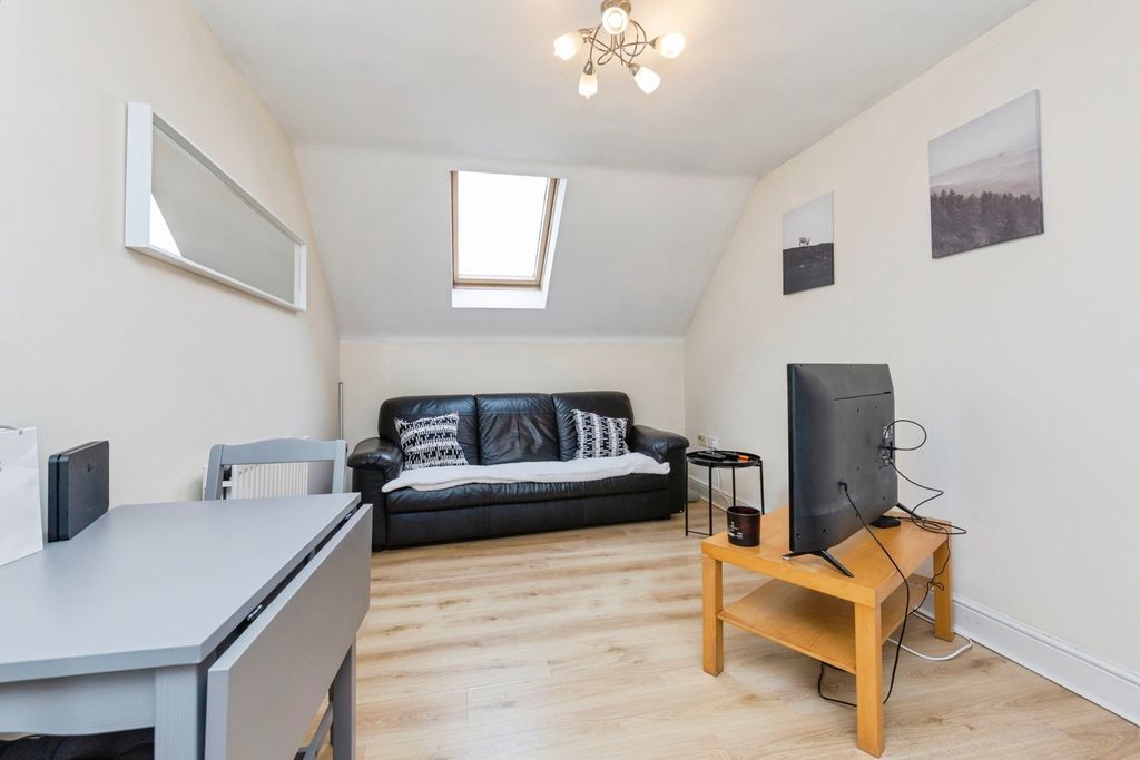 Property photo 2 of 14 Photo