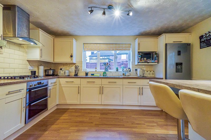 Property photo 3 of 37 Photo 40